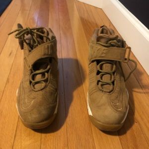 Nike Air Max Griffies (size 9)